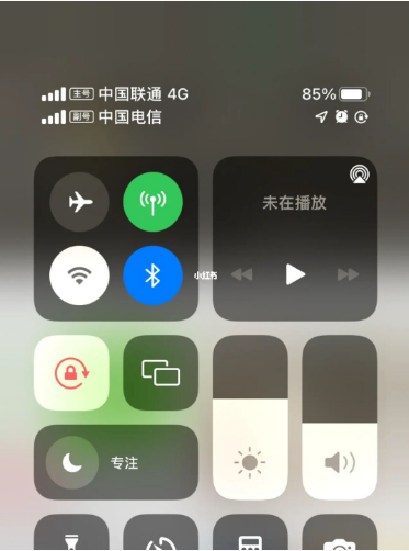 信阳苹果手机维修分享iPhone双卡信号解决办法 